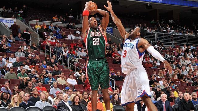 发起长传球 发起长传球