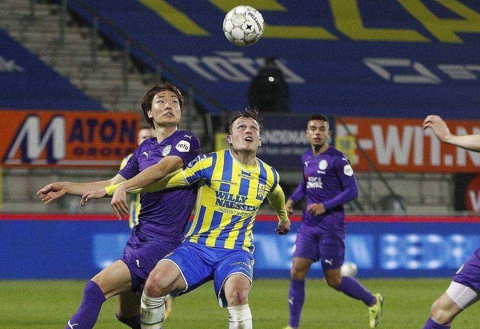 尤其是在球 尤其是在球