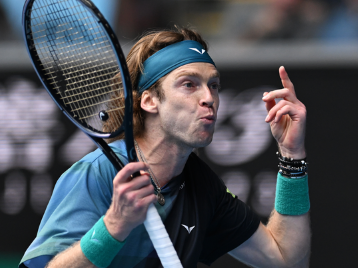 凭借精准的 凭借精准的