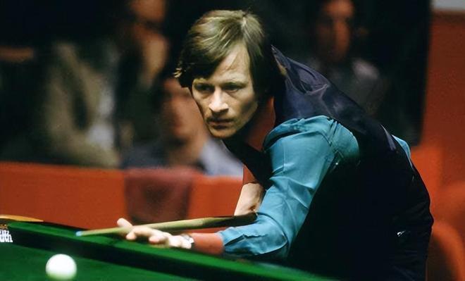 球迷通过各 球迷通过各