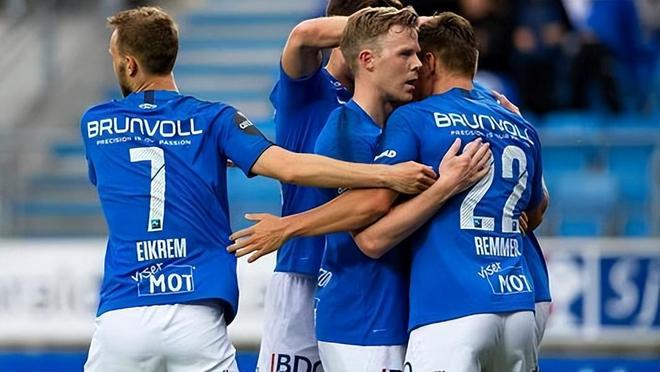 队中是本土 队中是本土