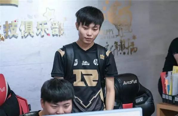 战术缺乏变 战术缺乏变