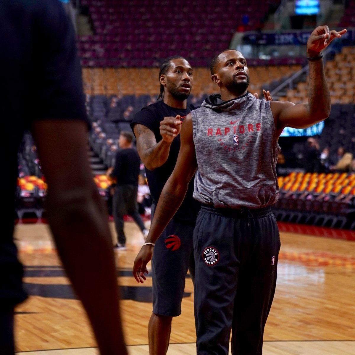 在首轮后立 在首轮后立