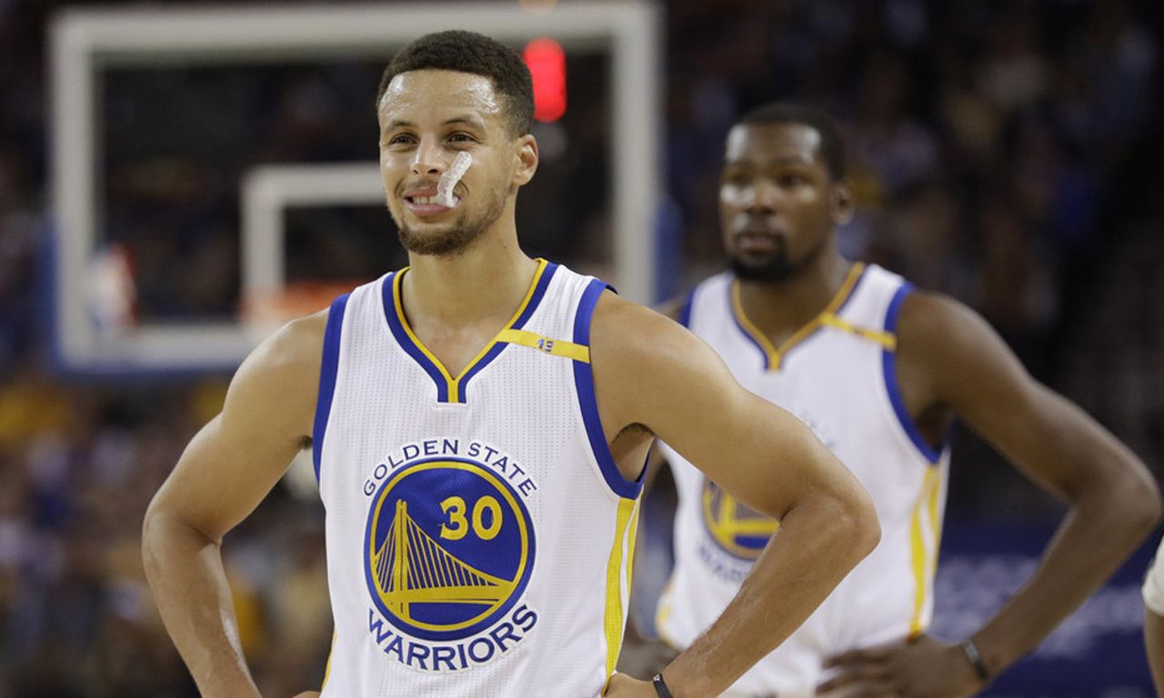 动作指向两 动作指向两