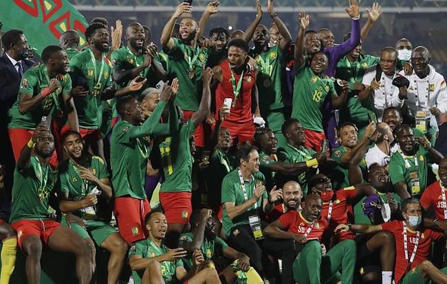 接应形成穿 接应形成穿