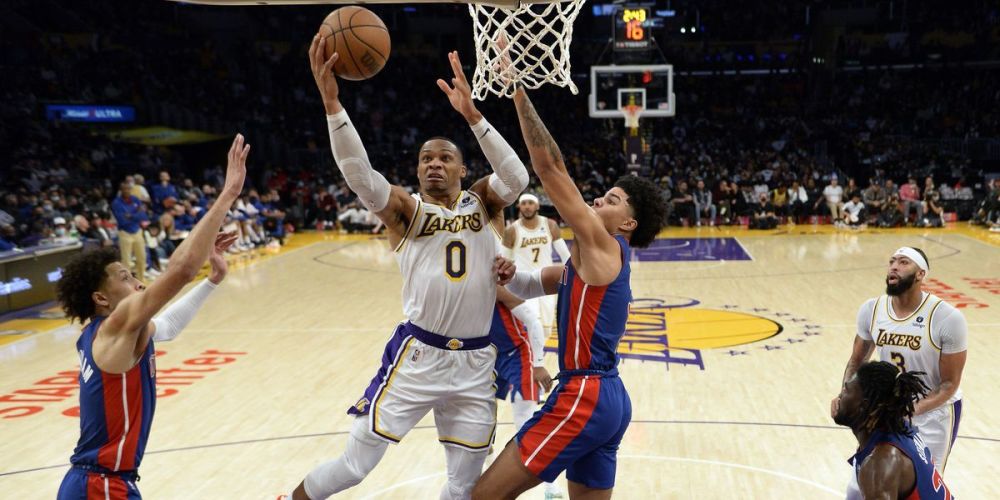 于媒体侧面 于媒体侧面